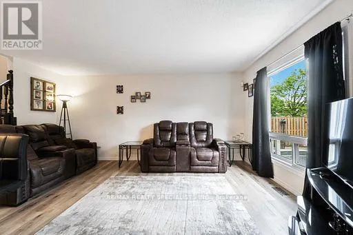 17 RANNIE COURT