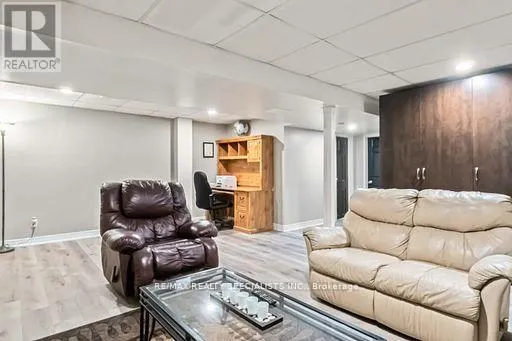 17 RANNIE COURT