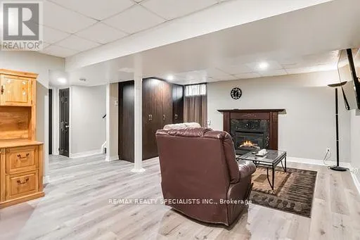 17 RANNIE COURT