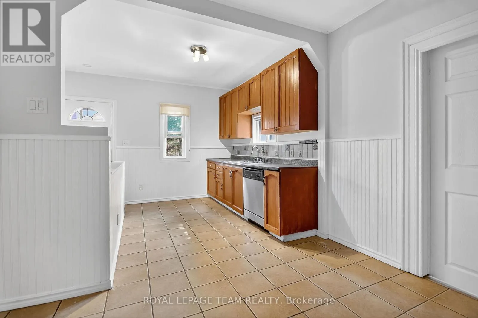 2822 RICHMOND ROAD W