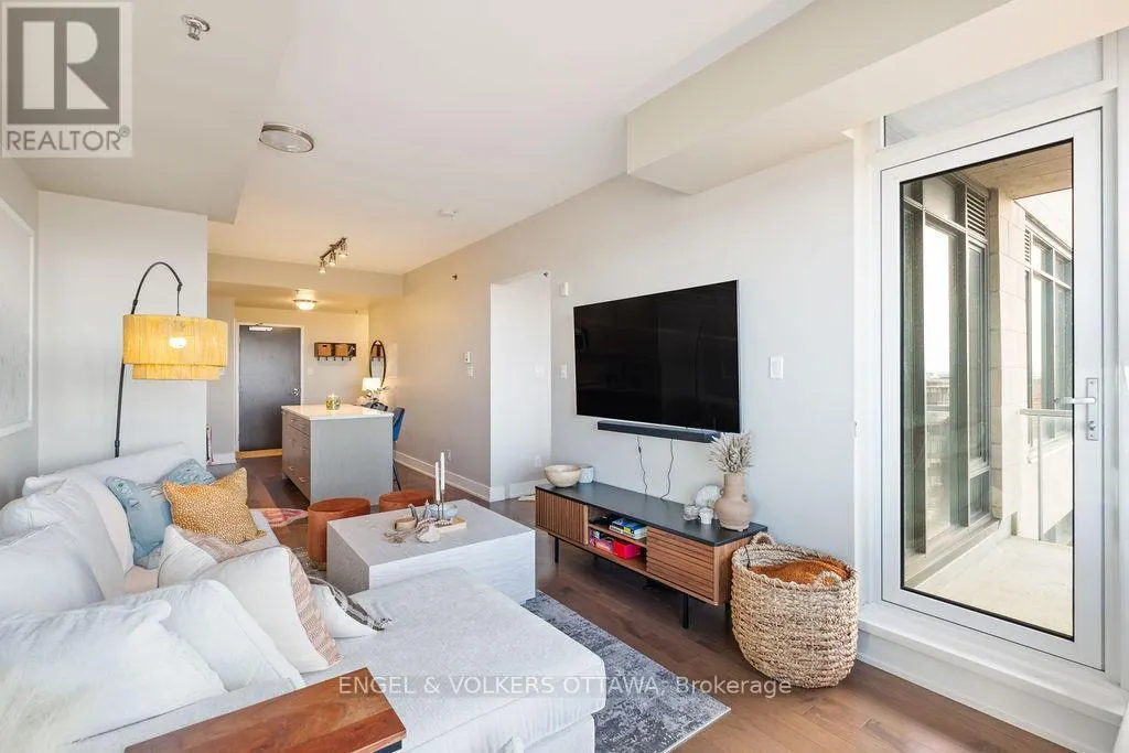809 - 88 RICHMOND ROAD