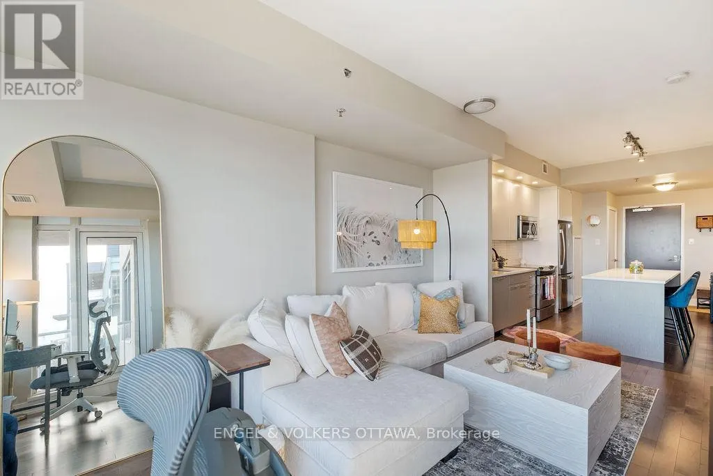 809 - 88 RICHMOND ROAD