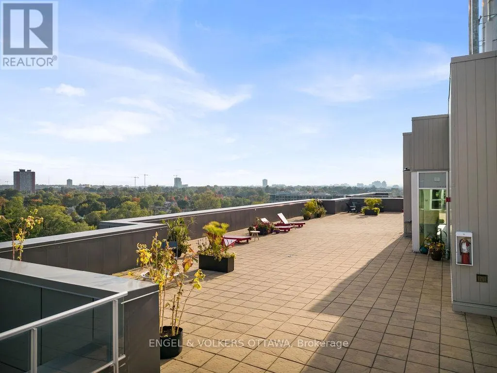 809 - 88 RICHMOND ROAD