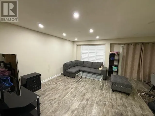 10 HARRISON DRIVE