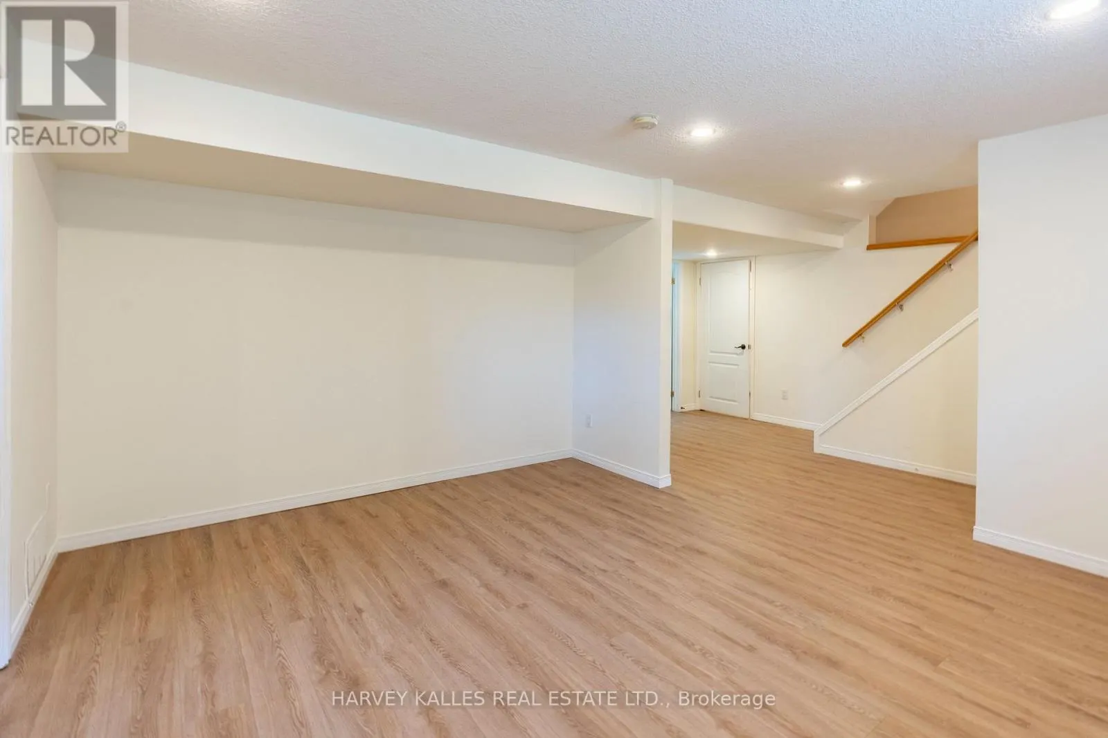 573 WINDJAMMER WAY