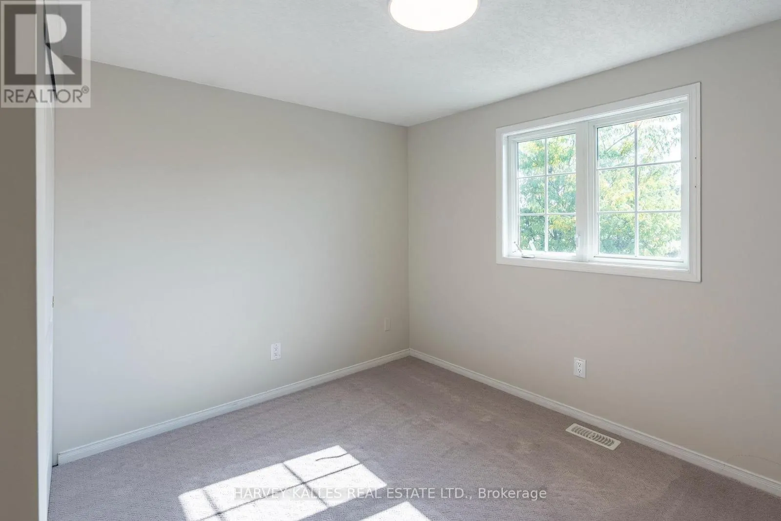 573 WINDJAMMER WAY