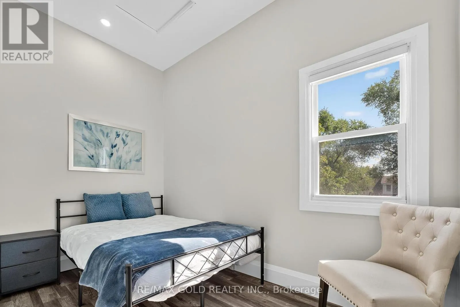 3 WARDROPE AVENUE