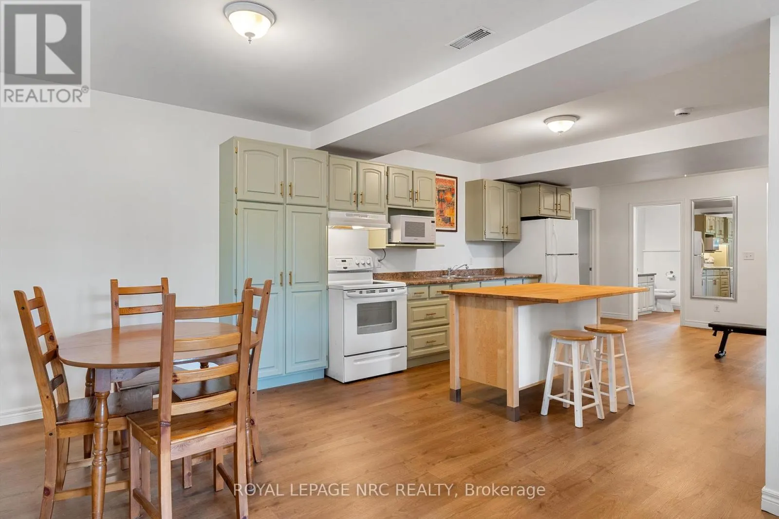 3552 CAMPDEN ROAD