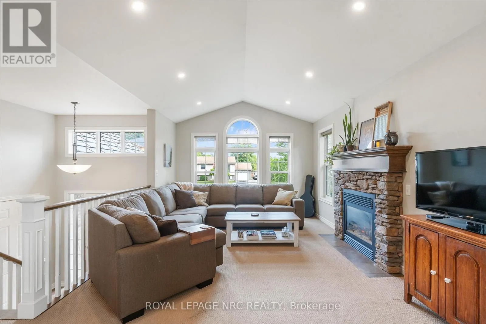 3552 CAMPDEN ROAD