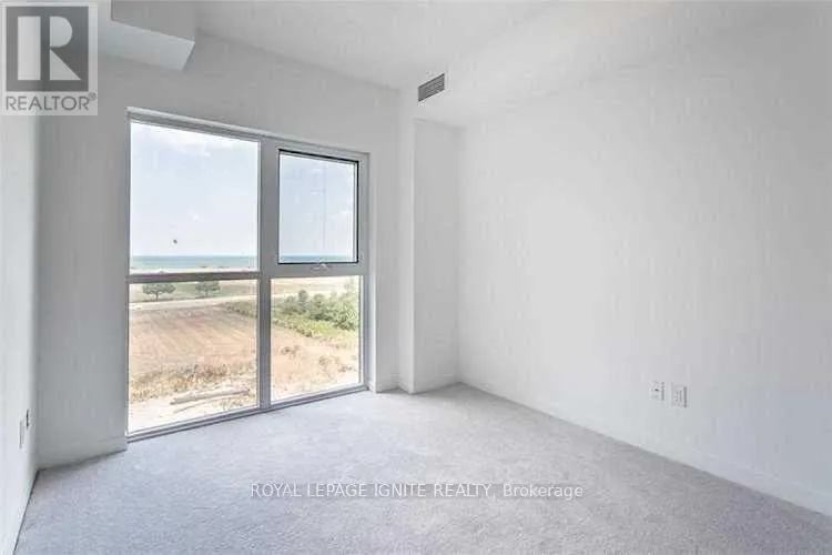 417 - 550 NORTH SERVICE ROAD