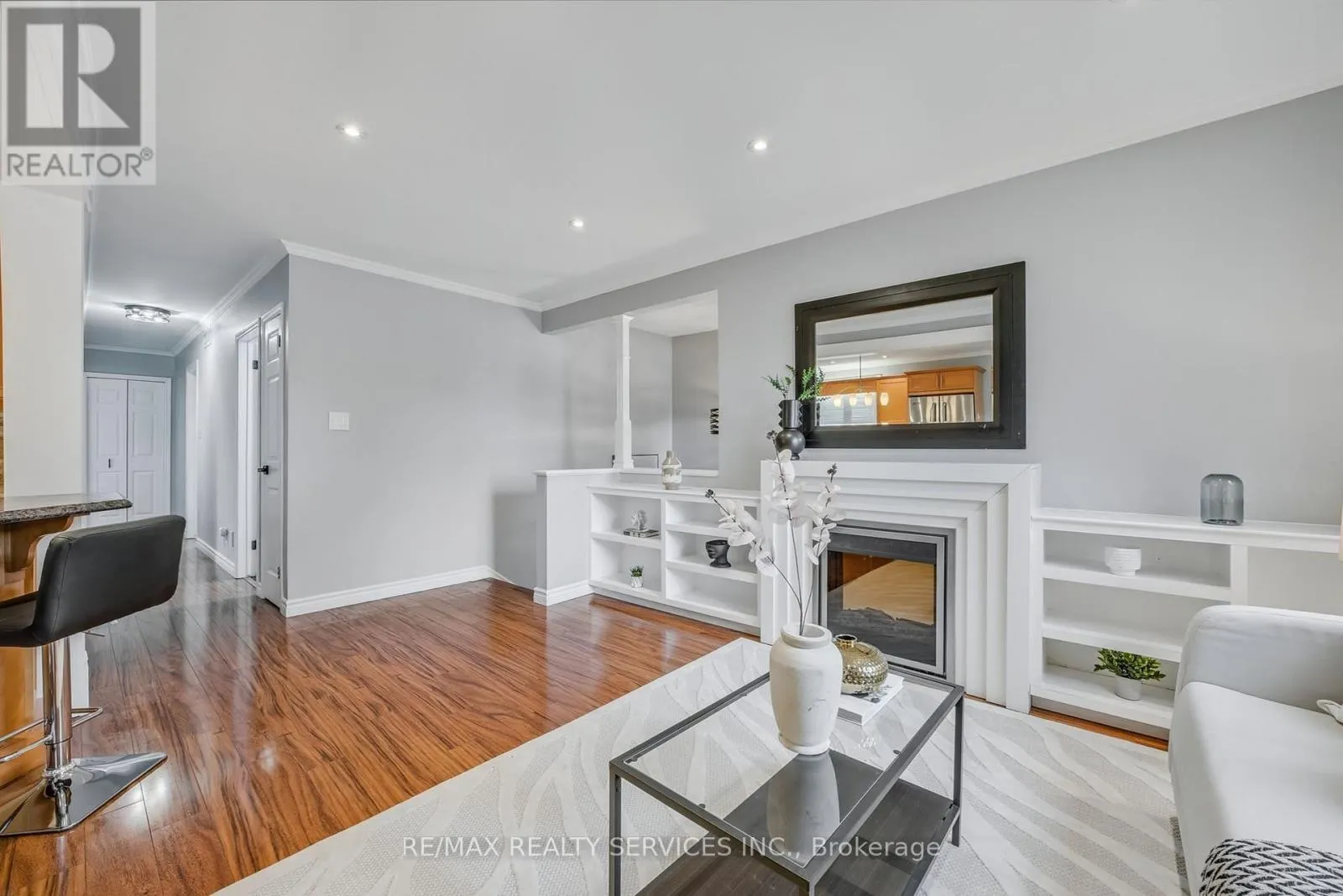 67 WESTBURY CRESCENT