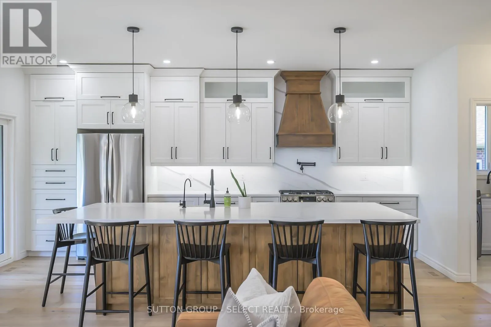 8663 PARKHOUSE DRIVE