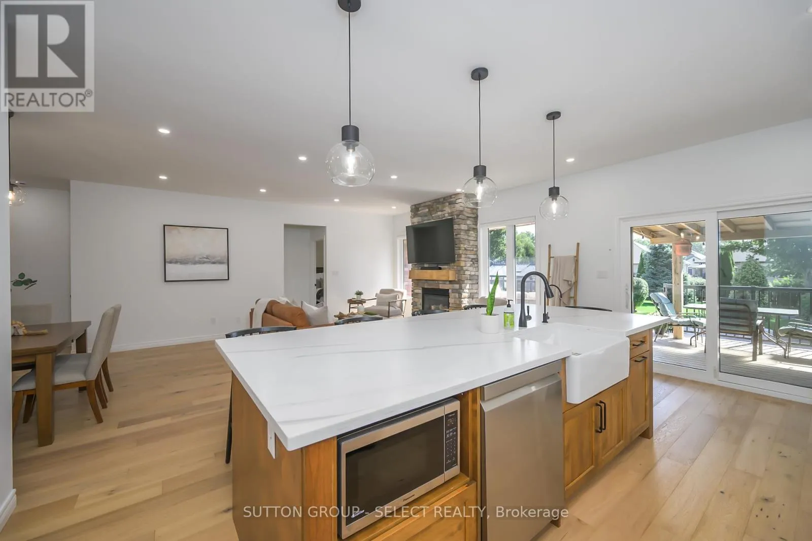 8663 PARKHOUSE DRIVE
