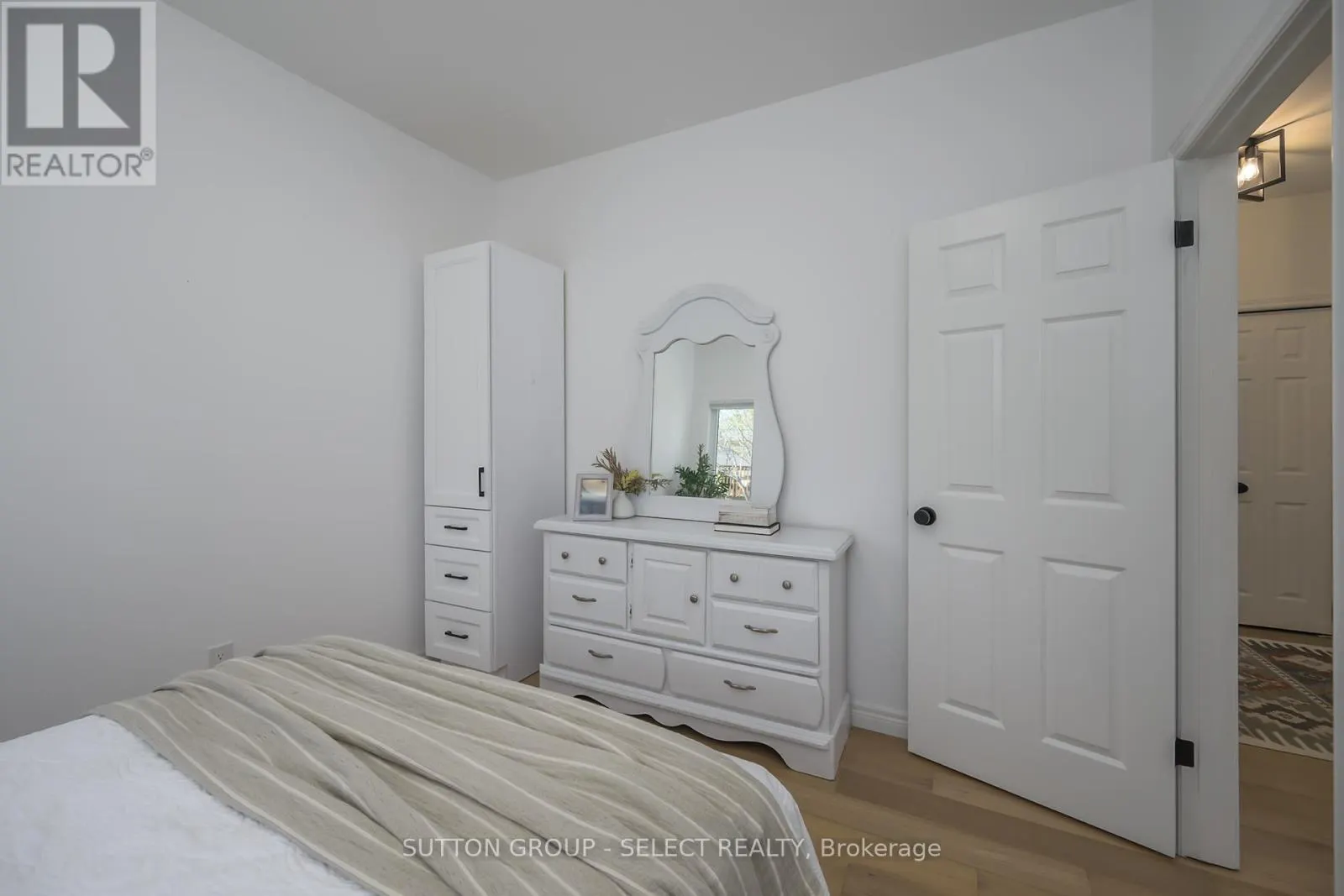 8663 PARKHOUSE DRIVE