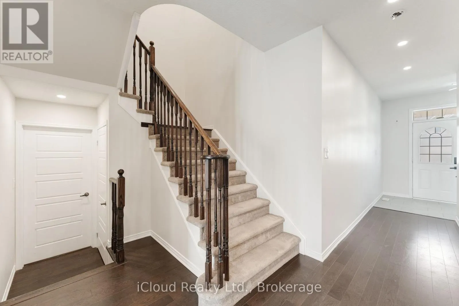 26 MULL AVENUE