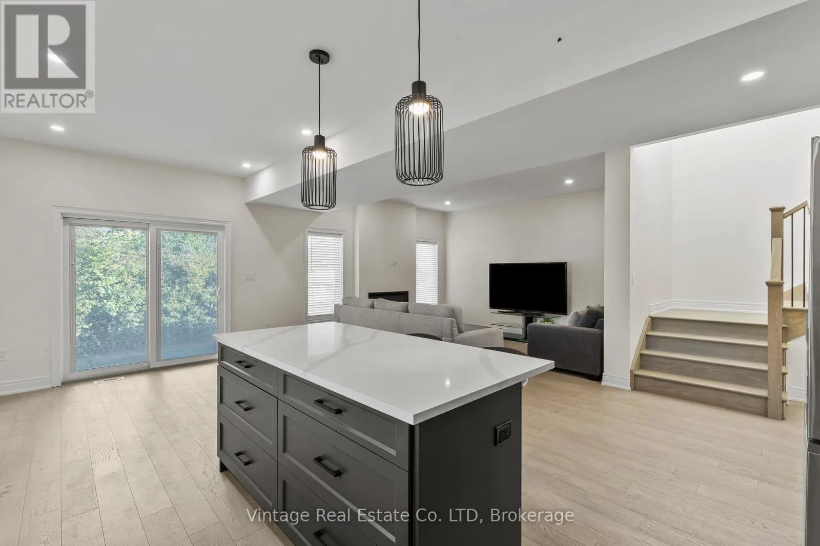 181 HODGKINS AVENUE