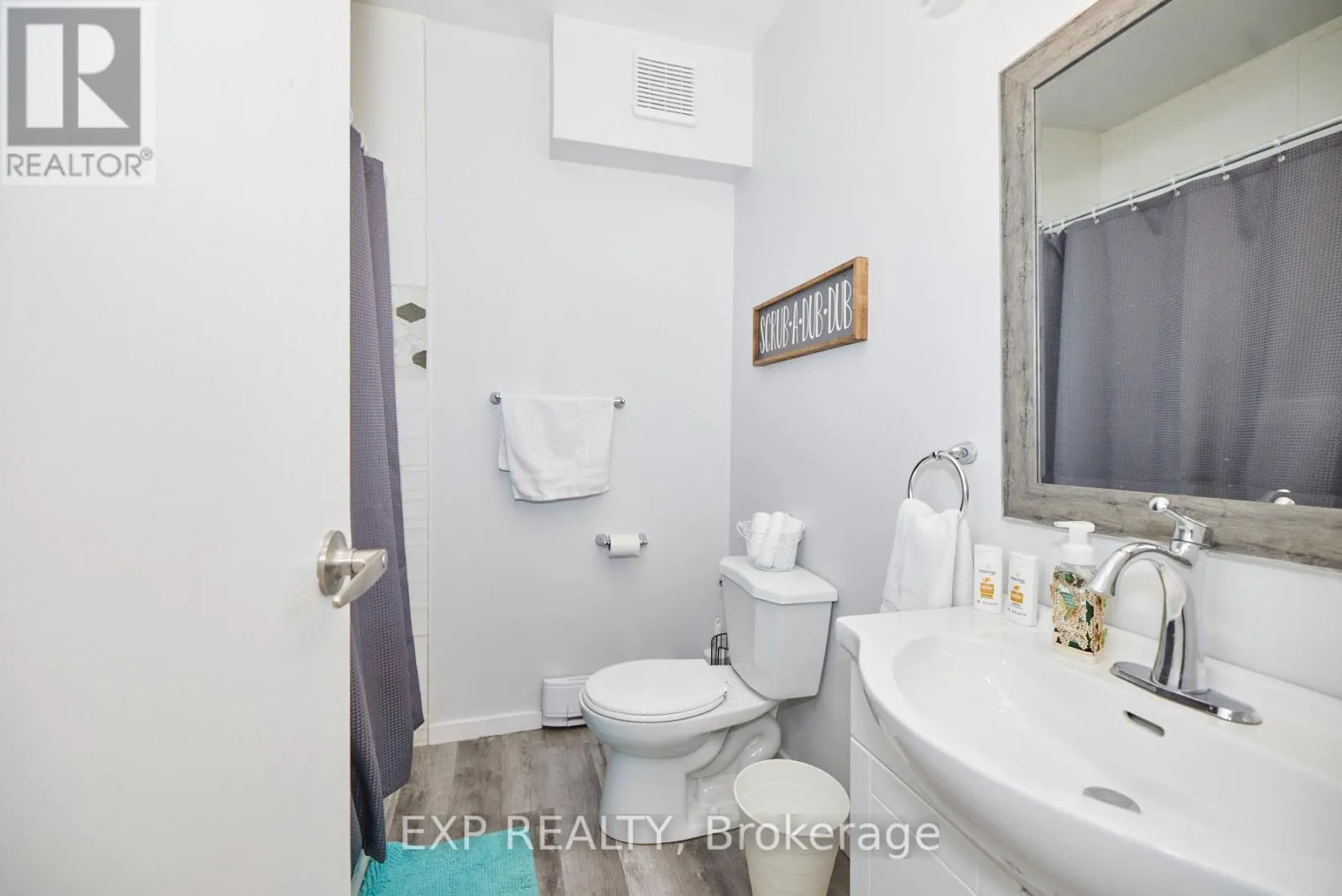 2 - 4675 QUEEN STREET, #2