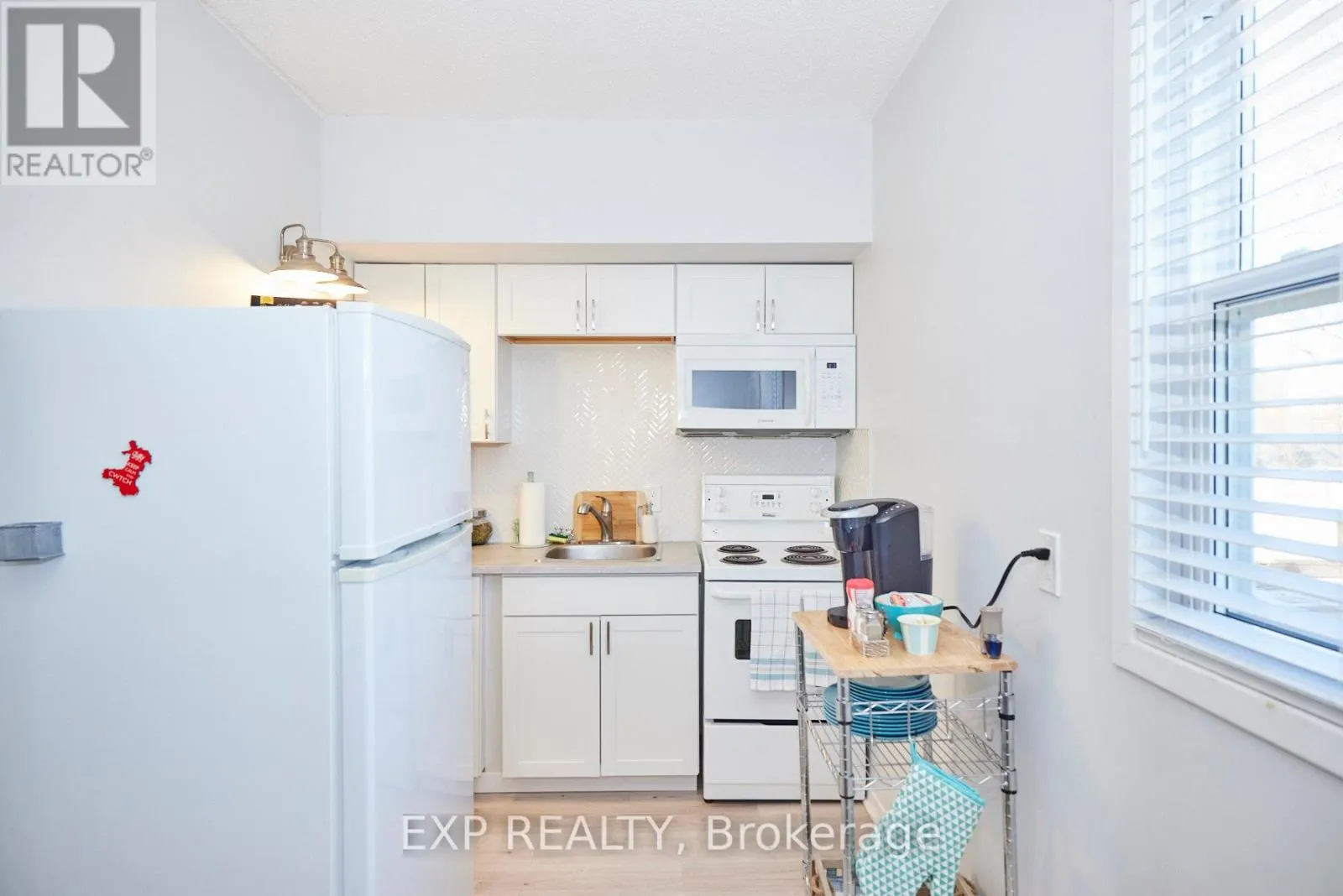 2 - 4675 QUEEN STREET, #2