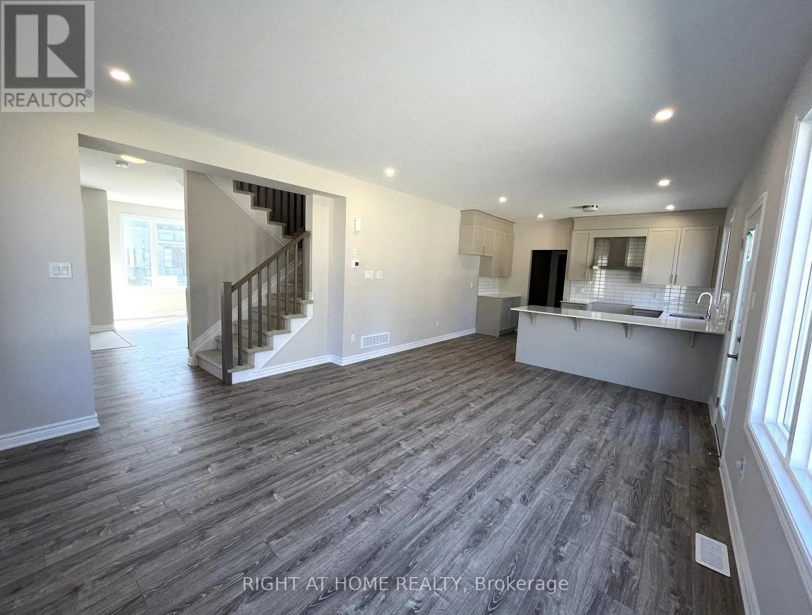 332 PENINSULA ROAD