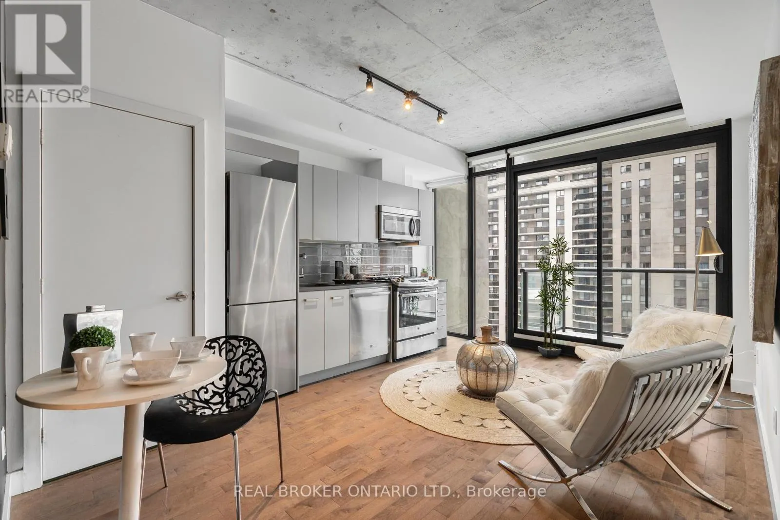 1208 - 224 LYON STREET N