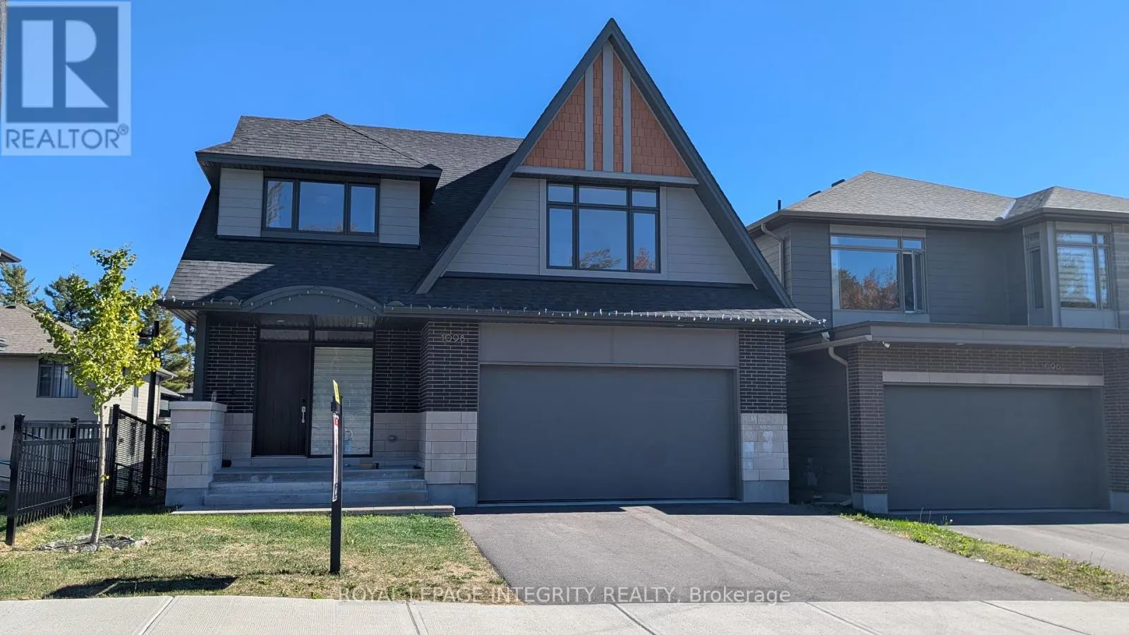 1098 BLANDING COURT
