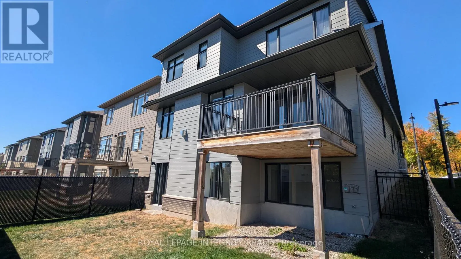 1098 BLANDING COURT