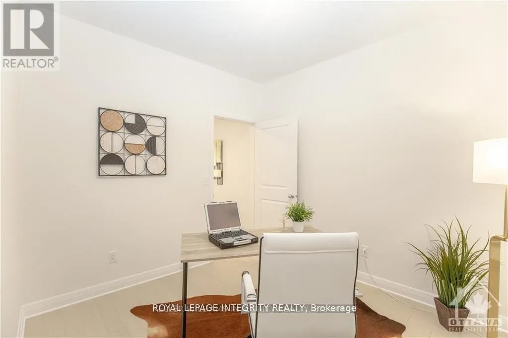 1098 BLANDING COURT