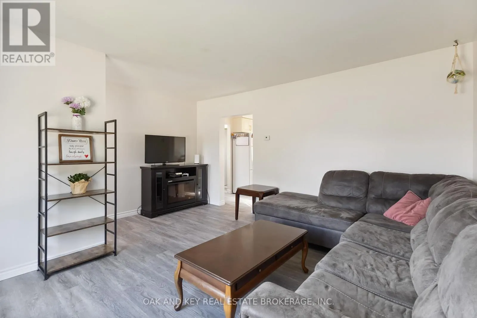 262 ADMIRAL DRIVE