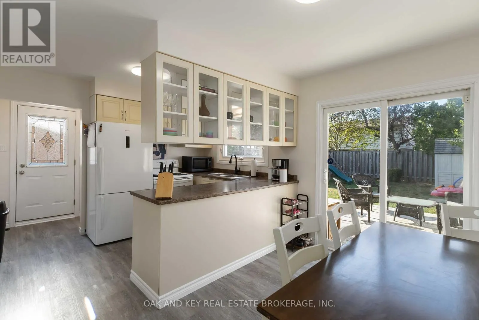 262 ADMIRAL DRIVE