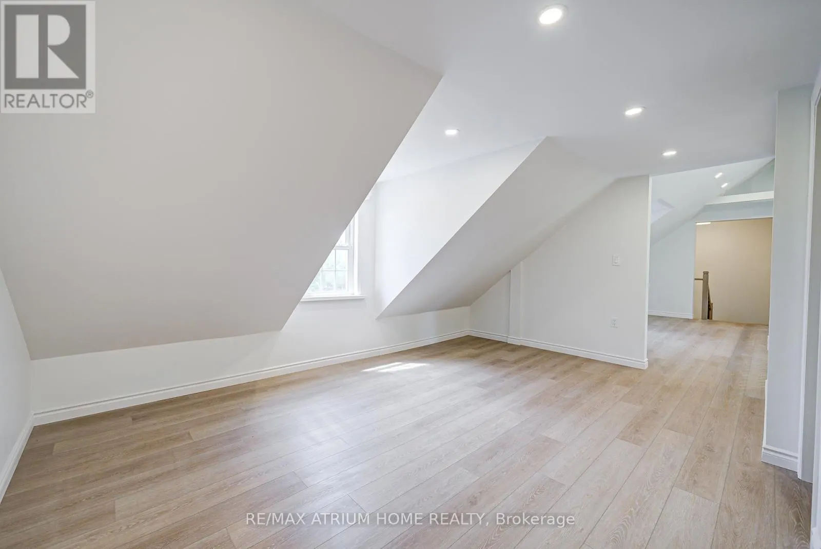 339 SOUTH BAY ROAD