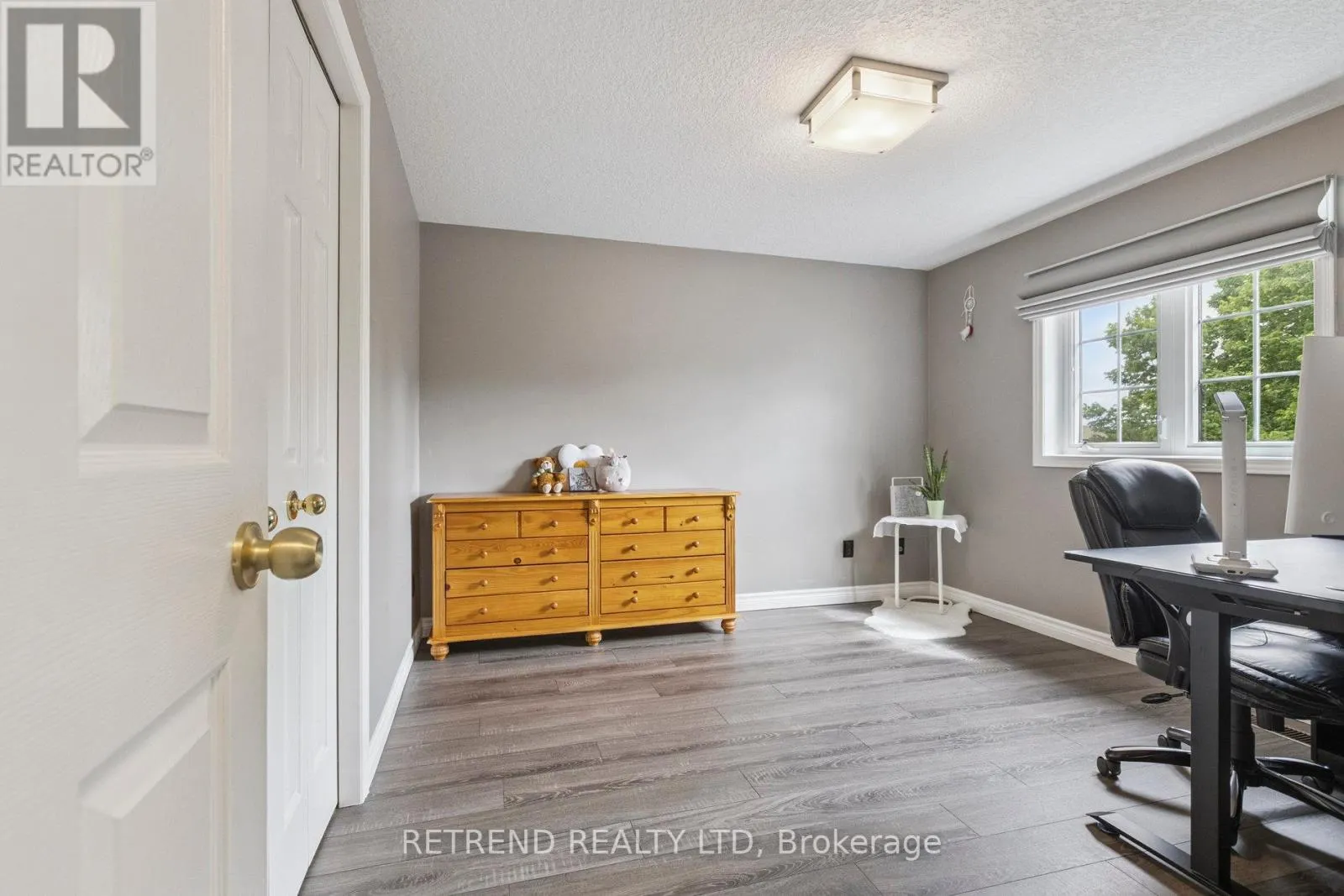 134 QUEEN CHARLOTTE CRESCENT