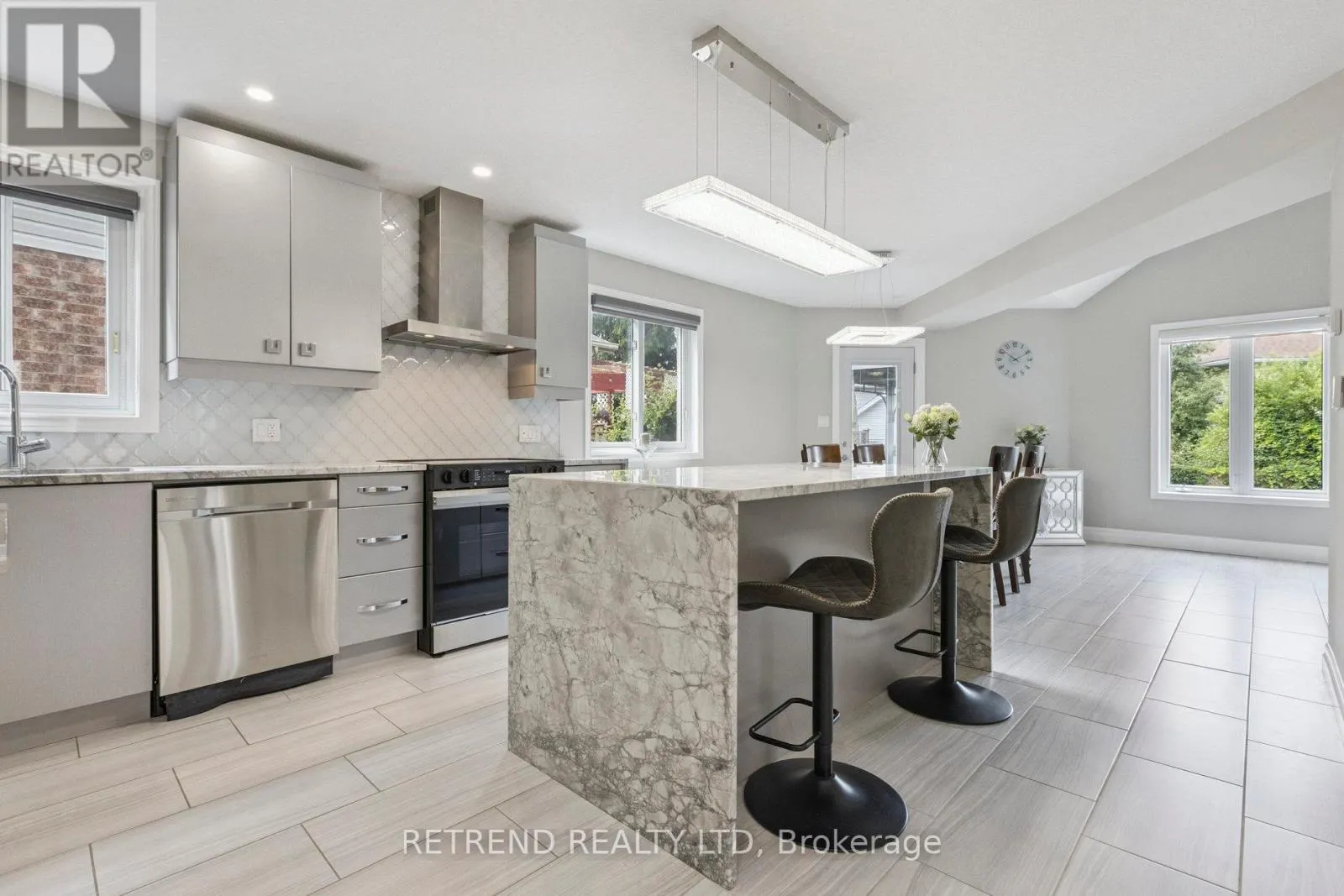 134 QUEEN CHARLOTTE CRESCENT