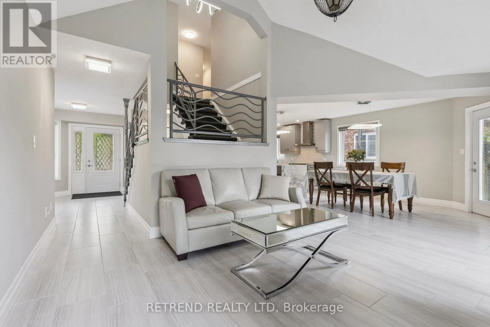 134 QUEEN CHARLOTTE CRESCENT
