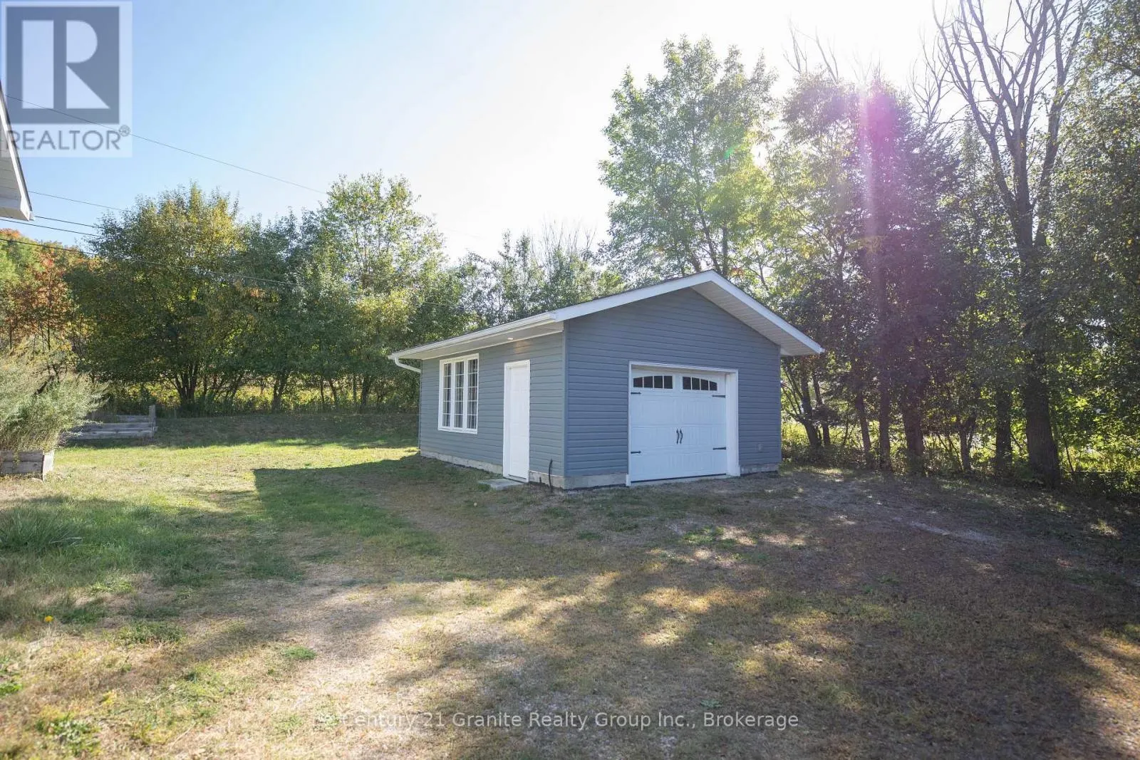 1160 KENNISIS LAKE ROAD W