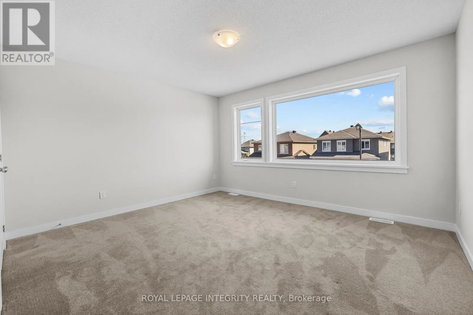 893 SENDERO WAY