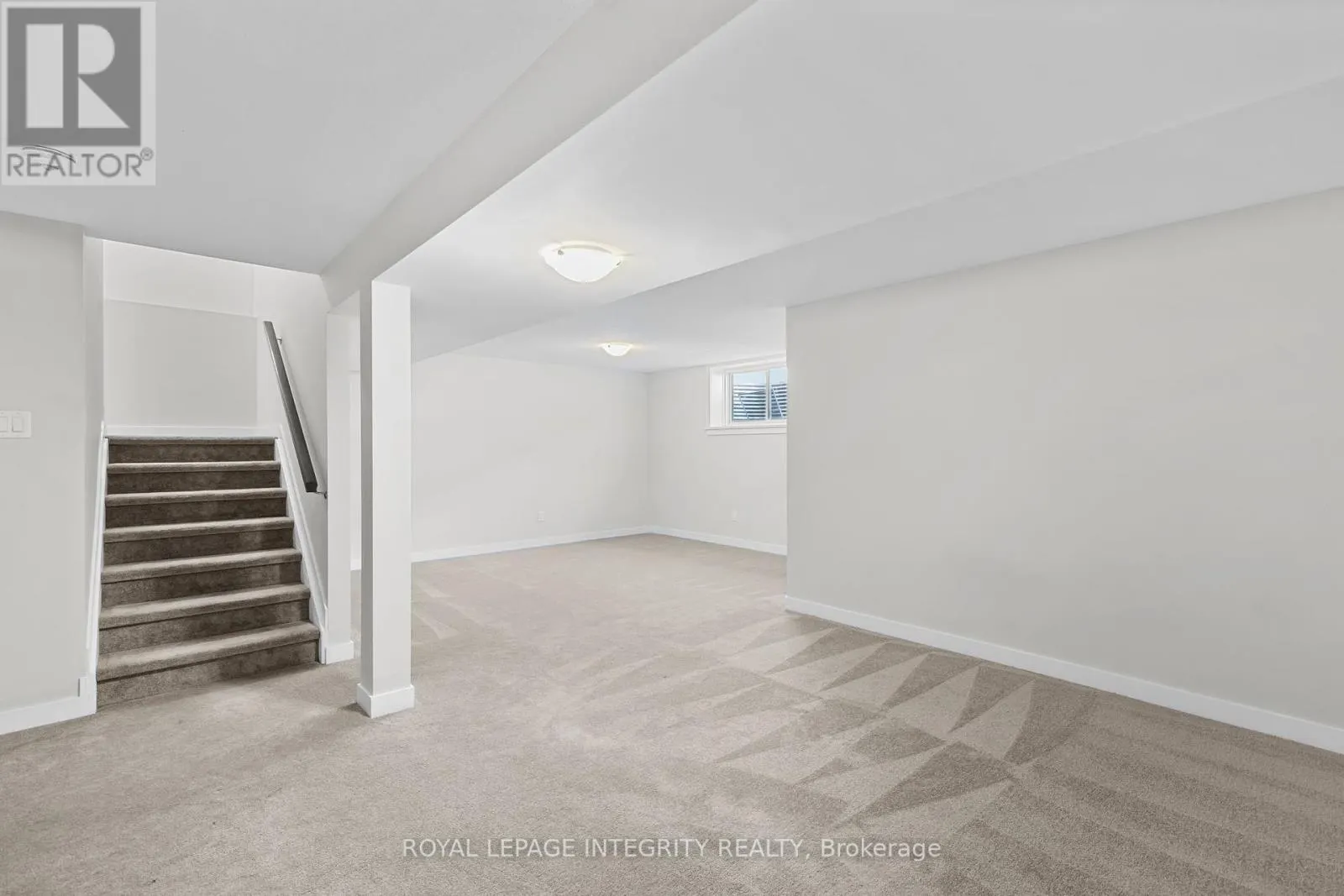 893 SENDERO WAY