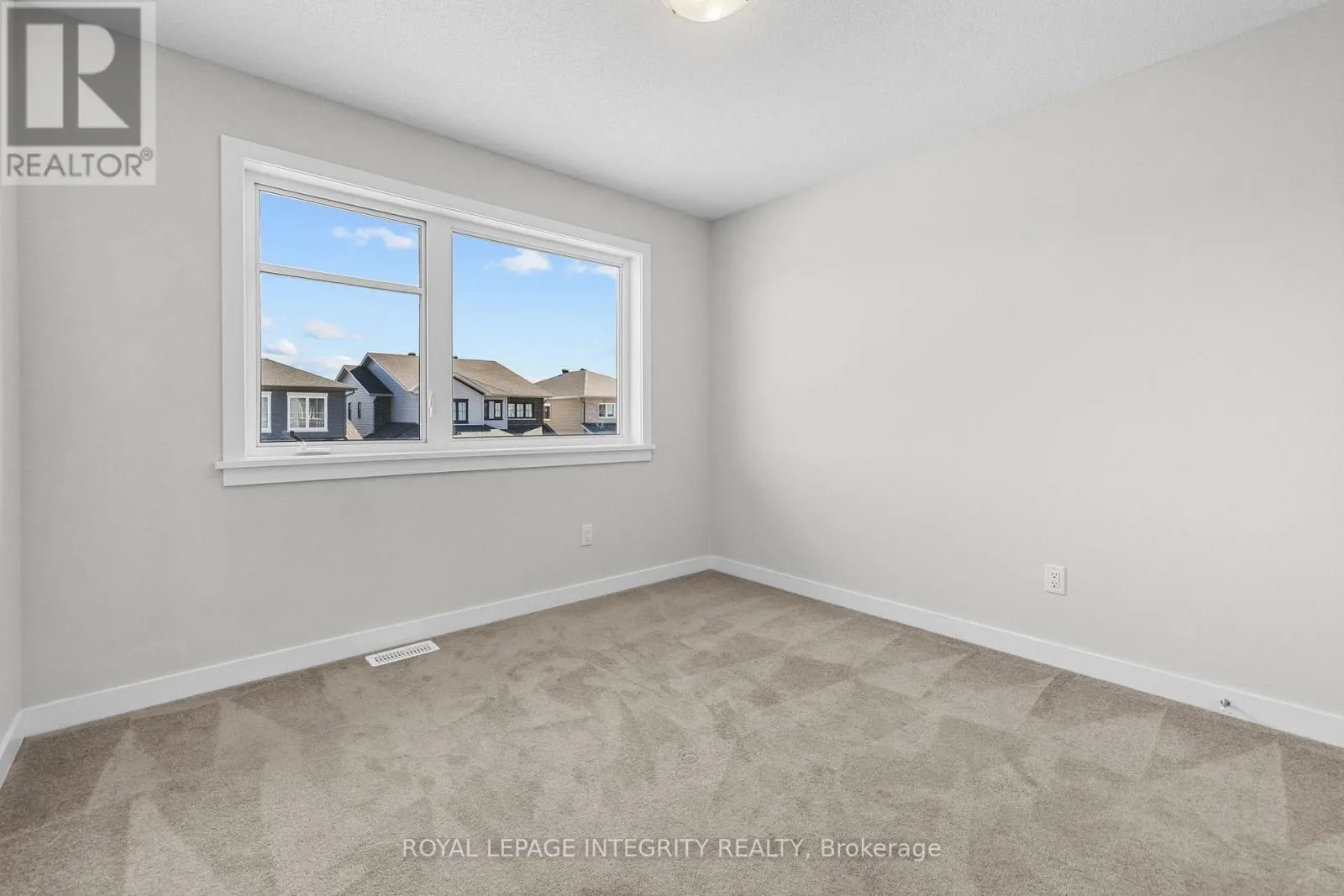893 SENDERO WAY