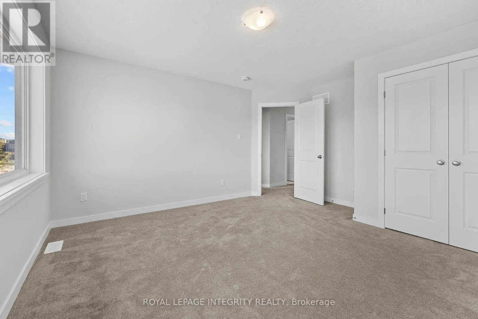 893 SENDERO WAY