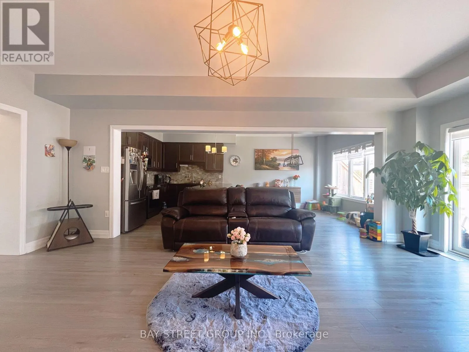 UPPER - 51 DOMINION CRESCENT, #Upper