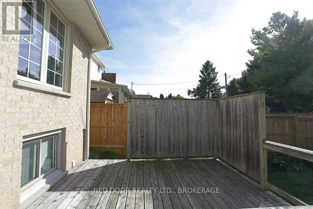 41 LUTON CRESCENT