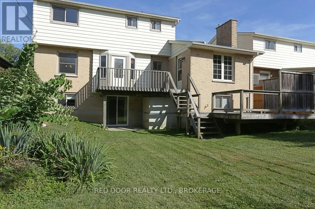 41 LUTON CRESCENT