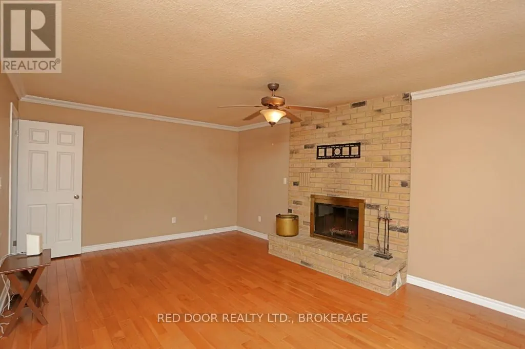 41 LUTON CRESCENT