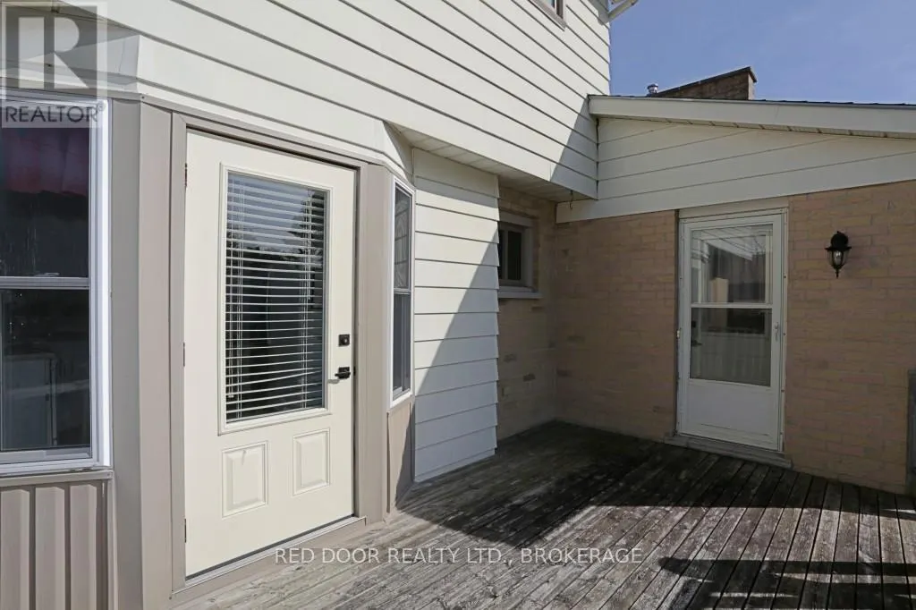 41 LUTON CRESCENT