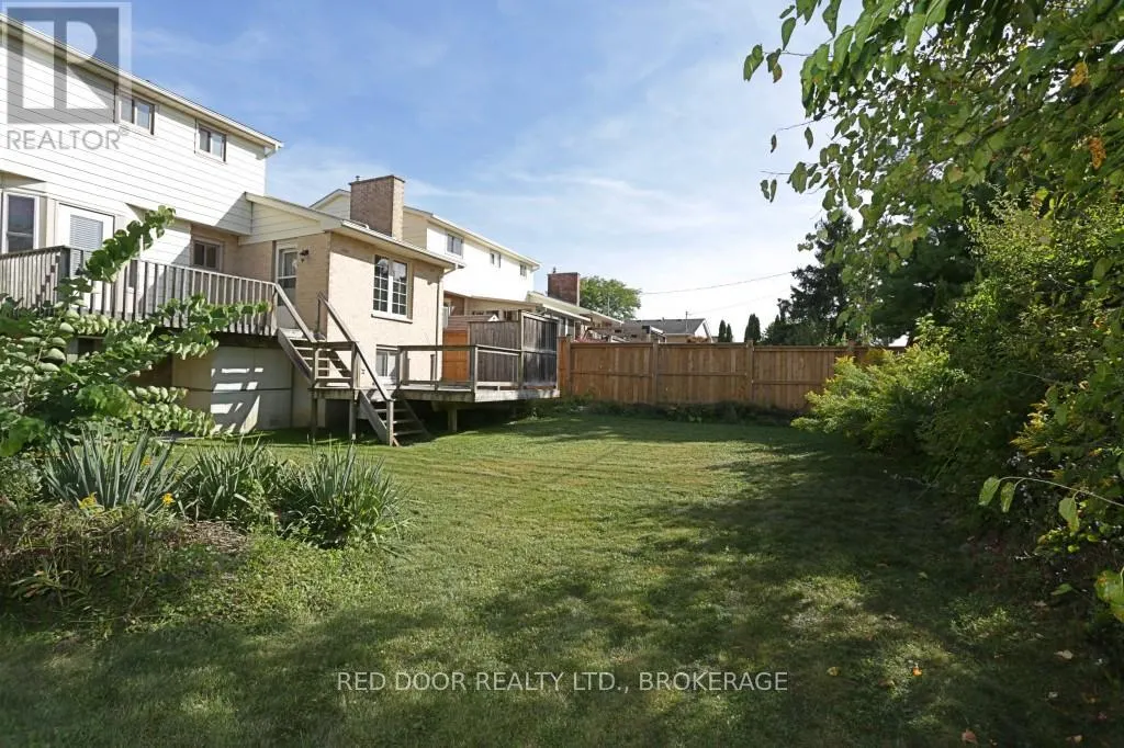 41 LUTON CRESCENT
