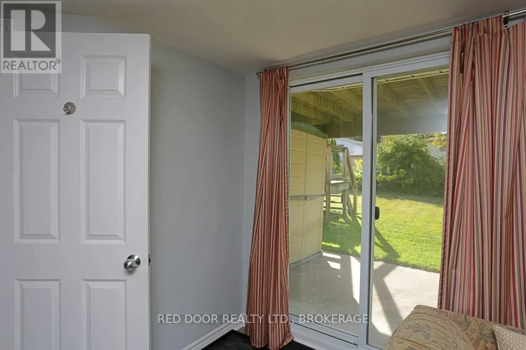 41 LUTON CRESCENT