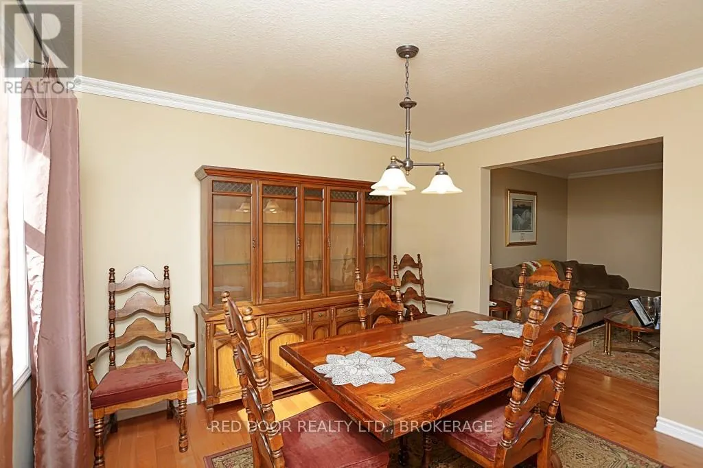 41 LUTON CRESCENT
