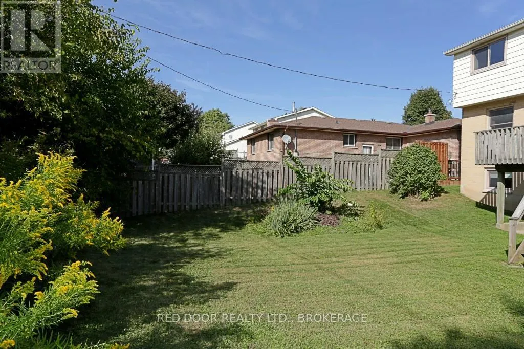 41 LUTON CRESCENT