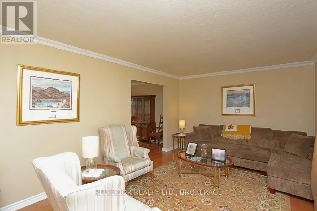 41 LUTON CRESCENT