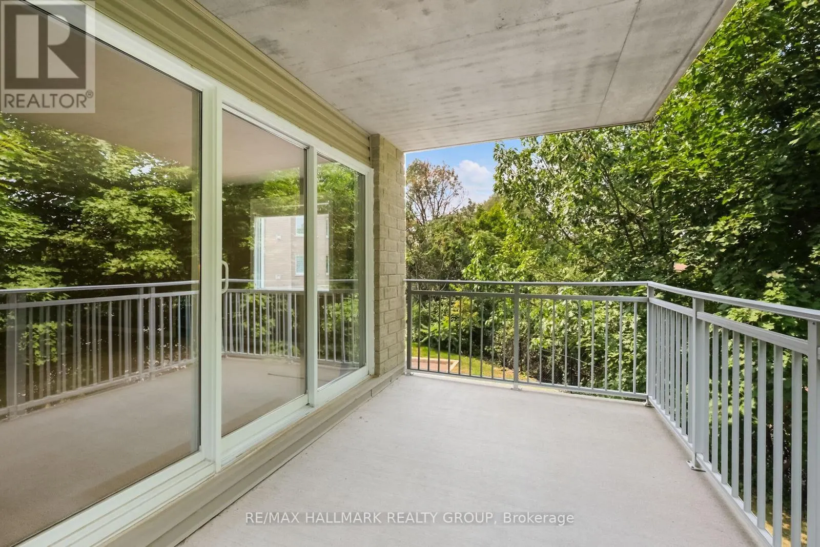 1A - 131 ROBSON COURT