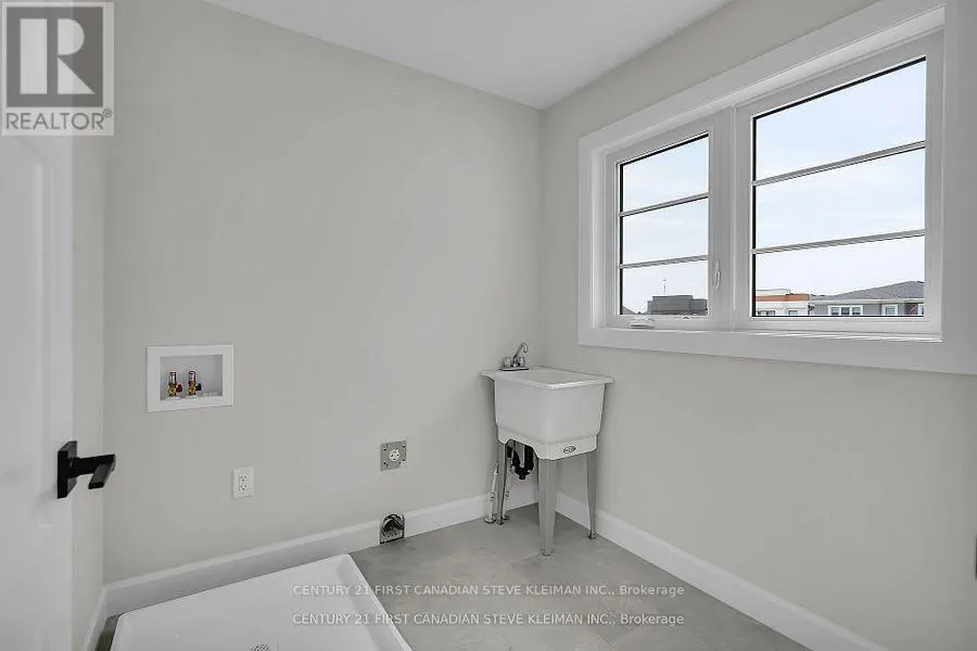 1327 BUSH HILL LINK